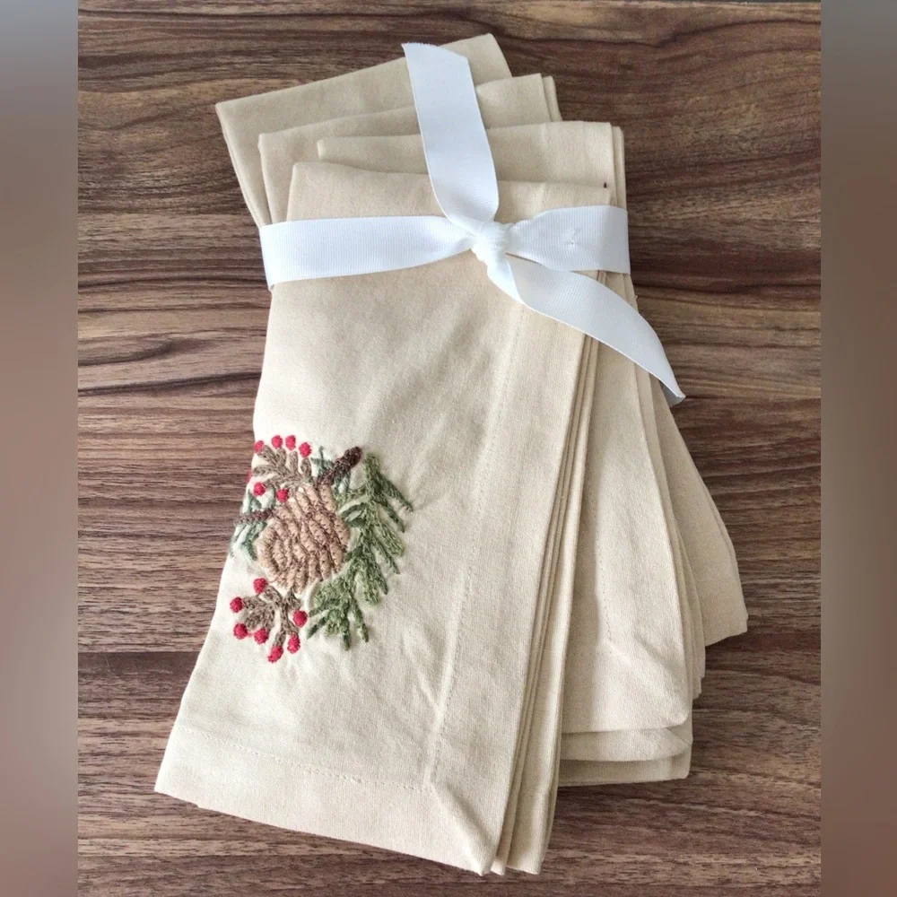 Pottery Barn Pine Cone Embroidered Napkins Holiday Christmas 20x20 Set of 4